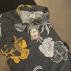 Men’s Nike collard shirt